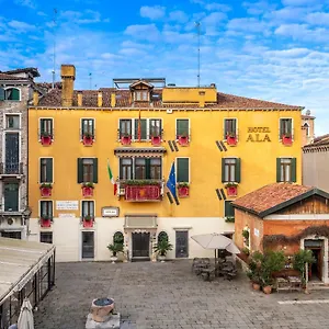 Otel Unahotels Ala Venezia-adults 16