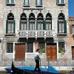 Konukevi Palazzo Odoni
